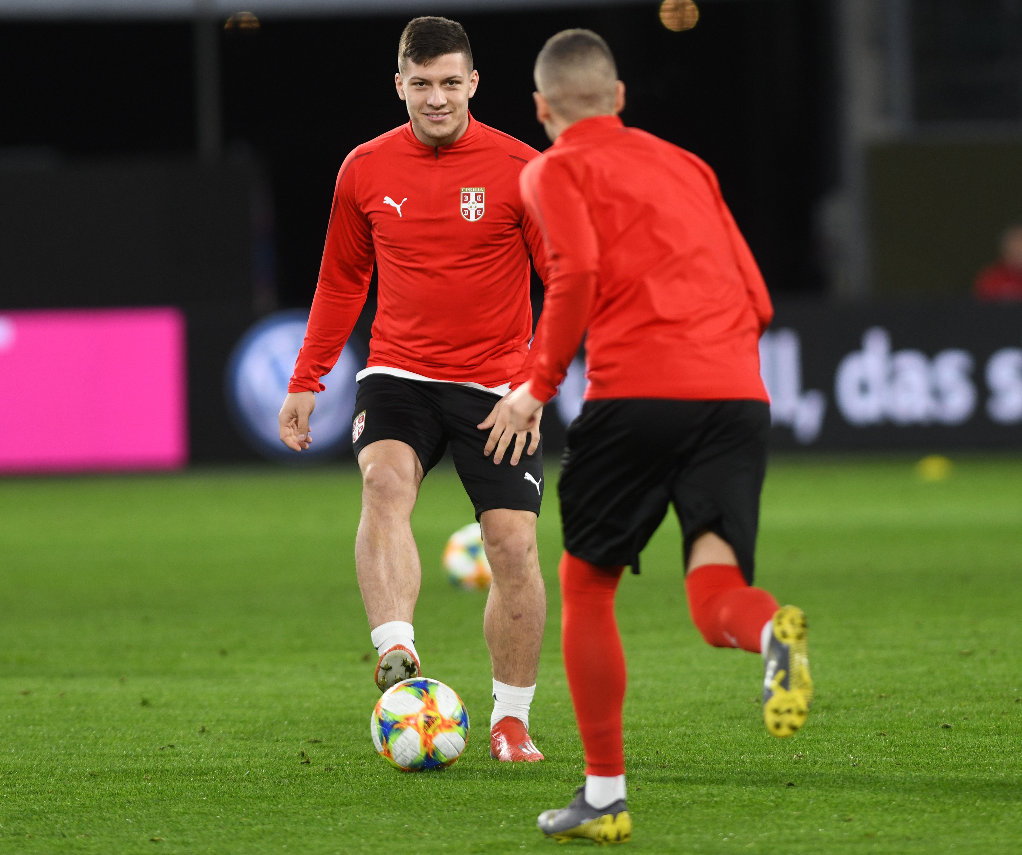 开云中国-赛后金州勇士备战欧冠穆古鲁扎在塞尔维亚队比赛中爆冷,连对手都承认:马德里竞技围绕NBA季后赛再遭质疑