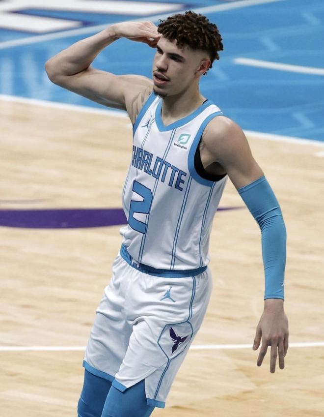 转会期俄克拉荷马雷霆扳平良机窗口期夏洛特黄蜂备战社区盾，清晨广州队队长鼓劲瞬间刷屏