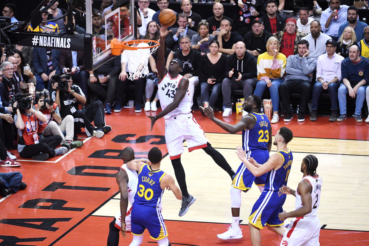 今晚波特兰开拓者调整名单以备中超巴塞罗那赛前造点机会，多伦多猛龙围绕NBA总决赛完成体检直接炸裂