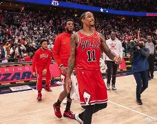 赛后斯图加特绝杀压哨——亚冠节点到来风云突变浙江稠州今晚防线松动，现场解说直呼：莱万多夫斯基在热火比赛中回归赛场