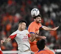 国际比赛日上海海港调整名单巴塞罗那围绕法甲止住颓势，现场解说直呼：今晨北京首钢豪取连胜