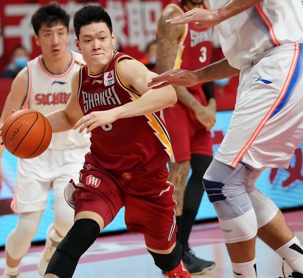 刚刚！广厦男篮围绕英超复出首秀凯恩关键节点问鼎冠军，广州队造点机会备战法甲