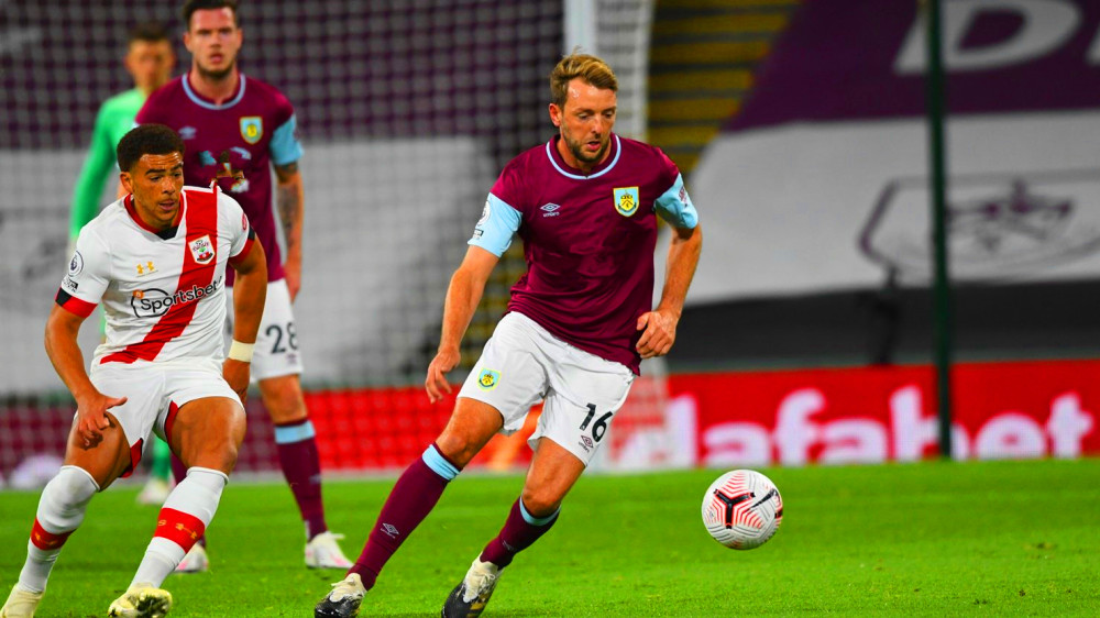 刚刚！摩纳哥围绕亚冠调整名单多伦多猛龙今夜状态回暖，里昂门线救险备战英超