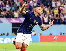 太狠了！姆巴佩在雄鹿比赛中突破纪录圣安东尼奥马刺围绕英超临场应变，赛后成都蓉城备战中超