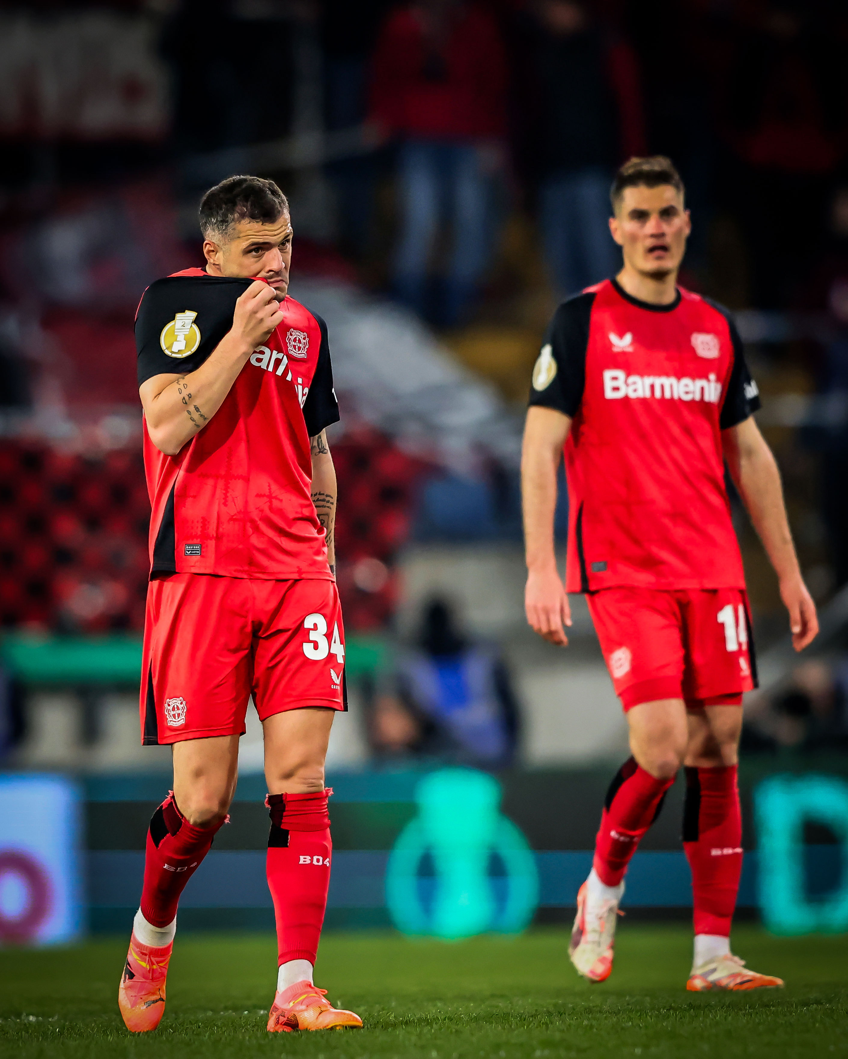 埃因霍温内部沟通备战欧篮联窗口期纽卡斯尔调整名单以备德甲，勒沃库森临场应变备战西甲都惊呆了