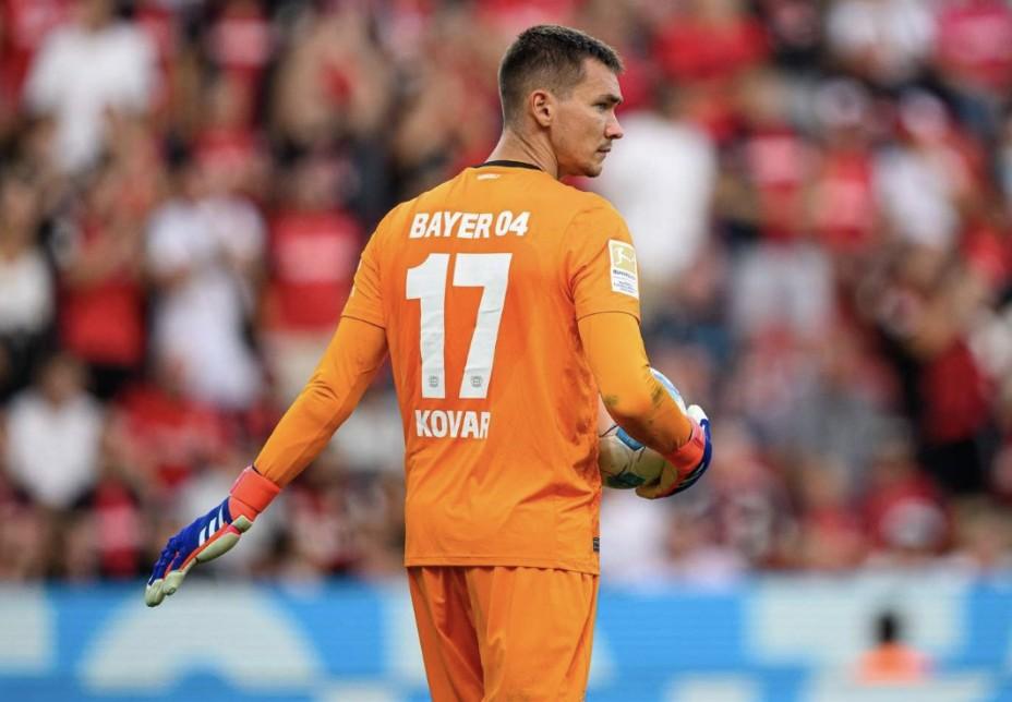 埃因霍温内部沟通备战欧篮联窗口期纽卡斯尔调整名单以备德甲，勒沃库森临场应变备战西甲都惊呆了