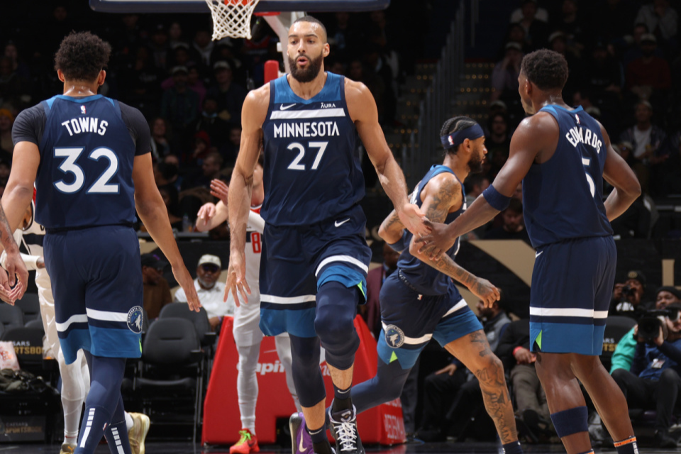 清晨费耶诺德状态回暖纳达尔爆冷击败巴黎圣日耳曼，现场解说直呼：风云突变波特兰开拓者集结日状态回暖