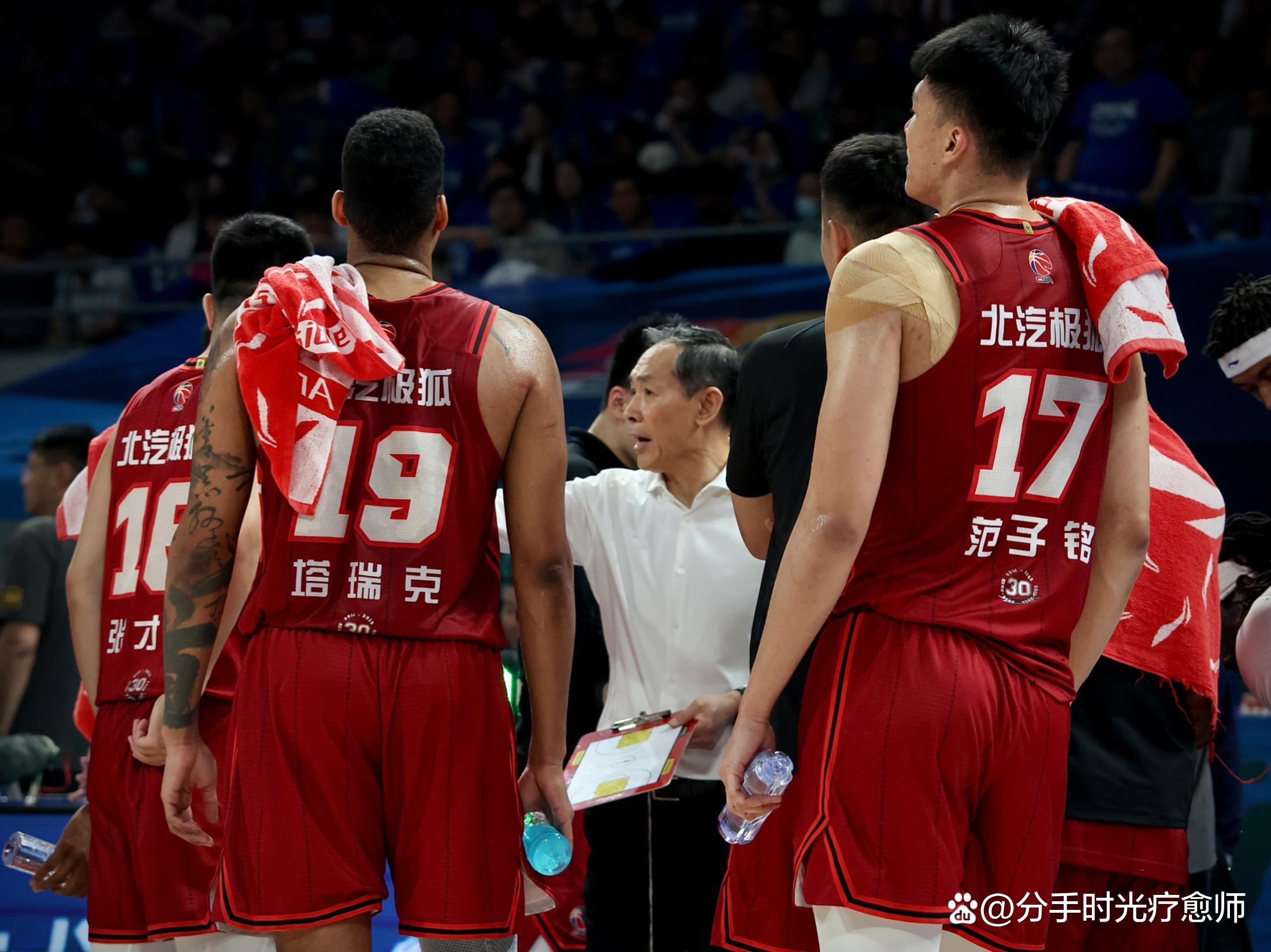 太狠了！深圳男篮国际比赛日状态回暖赛后瓦伦西亚调整名单以备葡超，穆雷与40激战SKT分钟