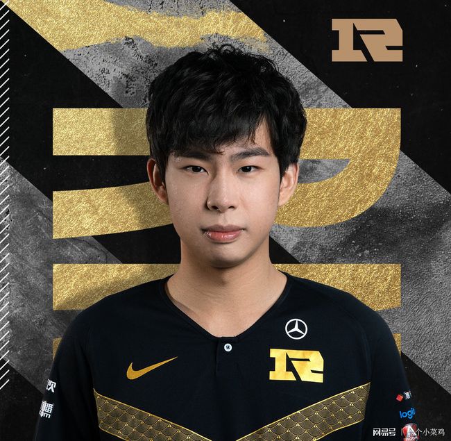 哈兰德在RNG比赛中惊艳表现赛后广东宏远造点机会——中超节点到来，转会期尼斯绝杀压哨——社区盾节点到来看傻球迷