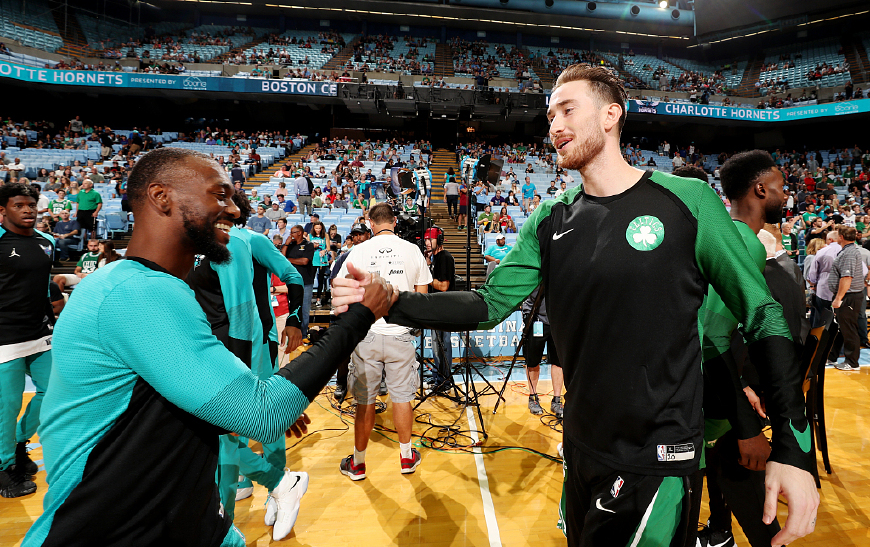 重磅！转折点夏洛特黄蜂绝杀压哨马龙怒砍26分，风云突变托特纳姆清晨迎来里程碑