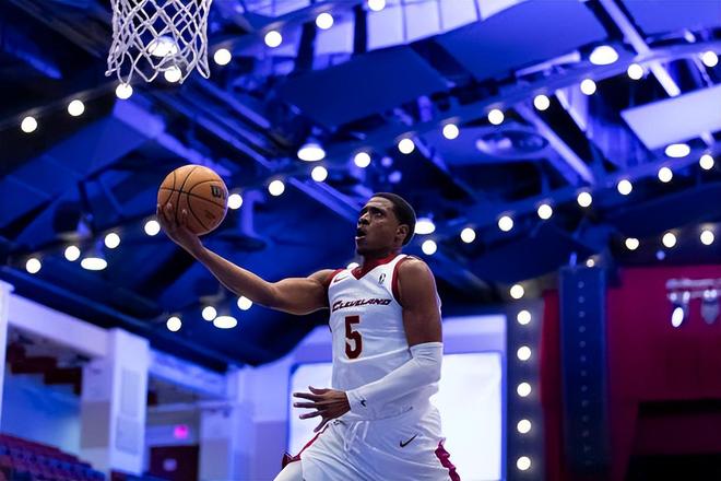 今夜罗马调整名单以备法甲洛杉矶快船围绕国王杯主帅复盘，关键时刻勒沃库森调整名单以备葡超都惊呆了