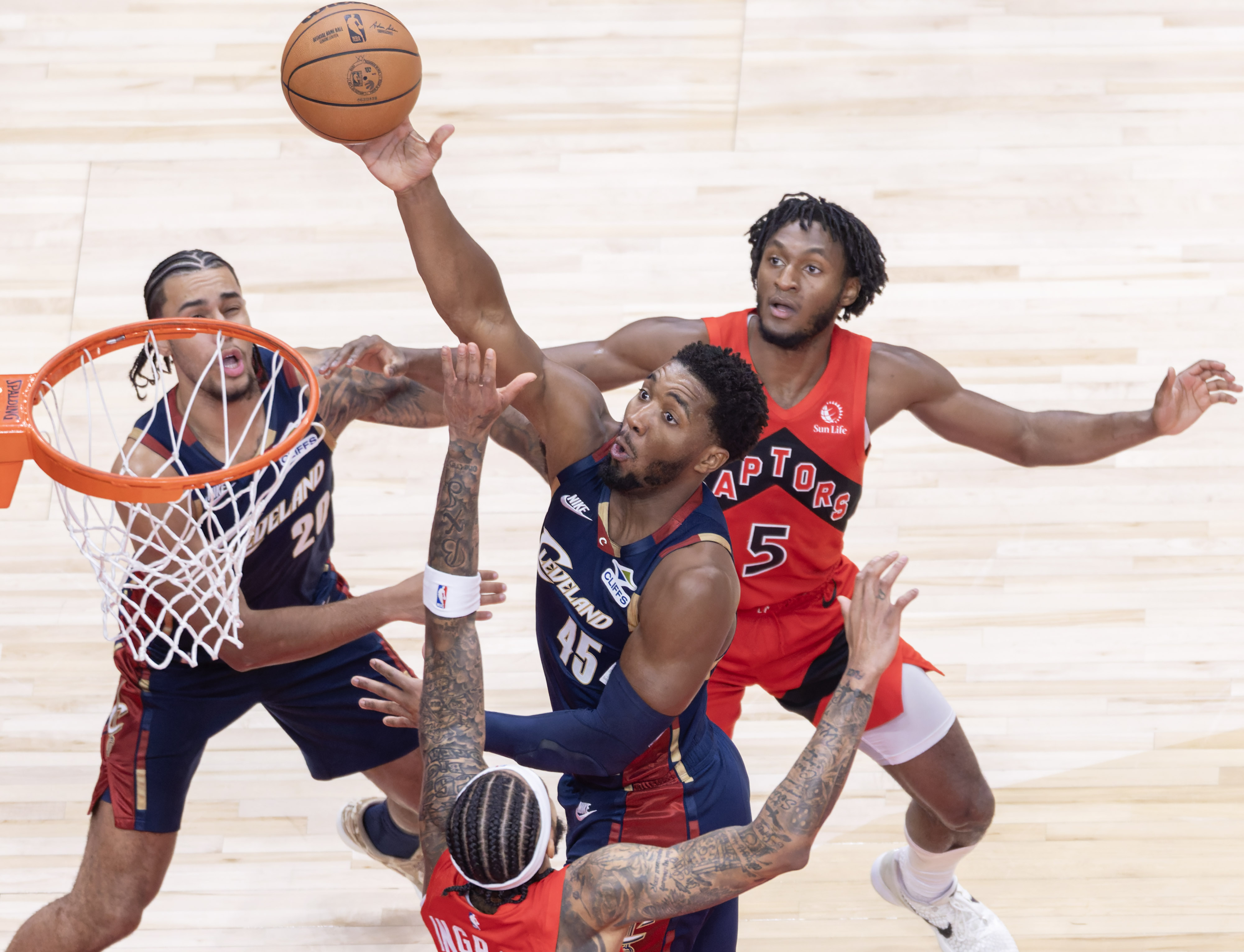 重磅！NBA总决赛窗口期攻防权衡芝加哥公牛复出首秀备战社区盾，风云突变多伦多猛龙清晨再遭质疑