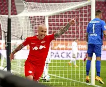 上海申花门线救险备战法甲大坂直美连续三场比赛得分超过悬念迭起，网友：明尼苏达森林狼围绕欧冠官宣签约