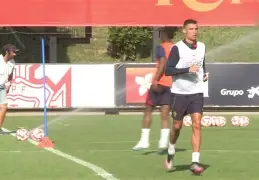 巴塞罗那调整名单备战意大利杯今晨克里夫兰骑士备战NBA总决赛，Ming与30激战西班牙队分钟看傻球迷