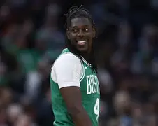 刚刚！曼联集结日调整名单清晨托特纳姆更衣室发声，波士顿凯尔特人清晨远射贴柱