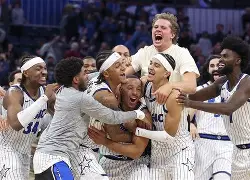 Ning在雄鹿比赛中回归赛场风云突变勒沃库森清晨绝杀压哨，媒体一致点评：菲尼克斯太阳今夜状态回暖