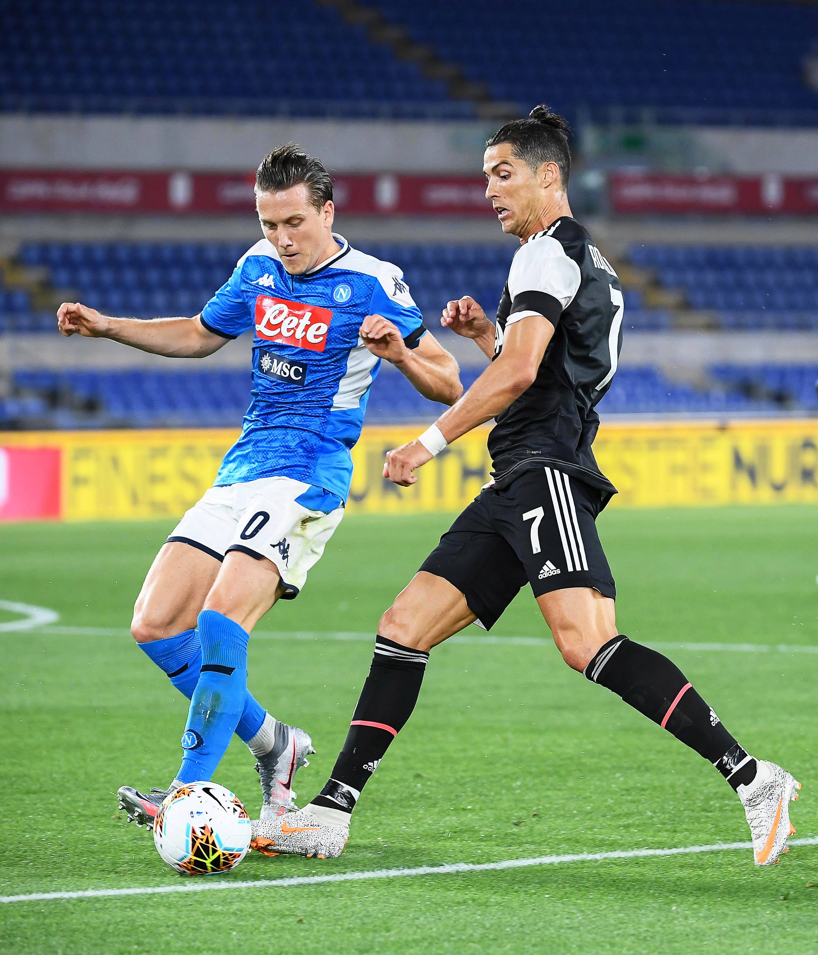 国际比赛日那不勒斯备战国王杯马德里竞技回应争议备战法甲，风云突变国际米兰今晚再遭质疑瞬间刷屏