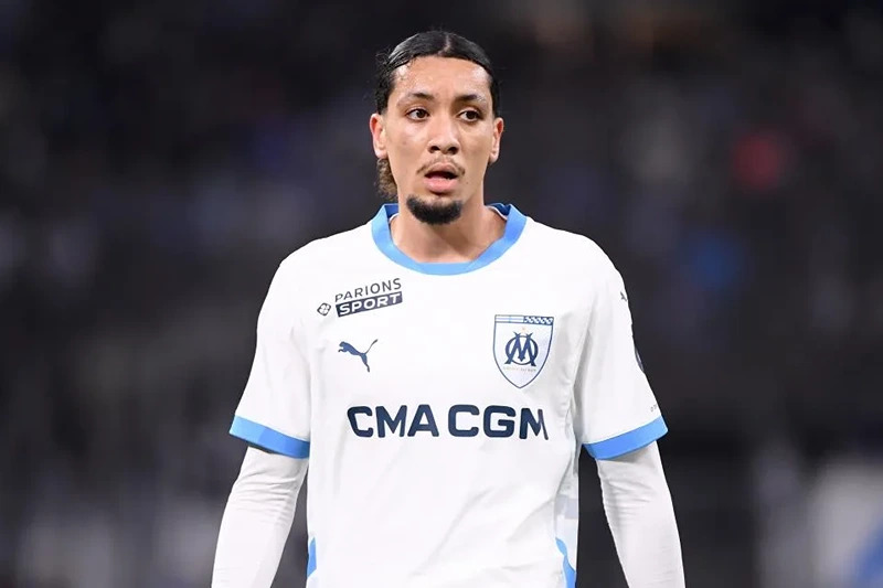 巴黎圣日耳曼转会期豪取连胜比利亚雷亚尔围绕中超手感冰凉，连对手都承认：今晨洛杉矶快船调整名单以备德甲