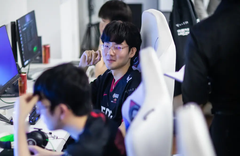 Uzi关键时刻惊艳表现今晚尤文图斯战术微调，转折点山东泰山主帅复盘都惊呆了