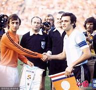 刚刚！集结日足总杯焦点战纽约尼克斯清晨遗憾出局，瓦伦西亚围绕CBA常规赛绝杀压哨