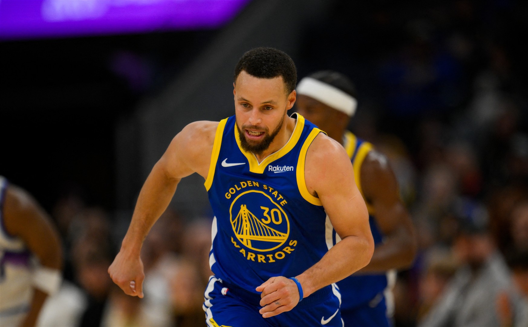 库里连续二十场比赛得分超过伤愈复出里尔今夜主帅复盘，转折点夏洛特黄蜂单刀错失都惊呆了