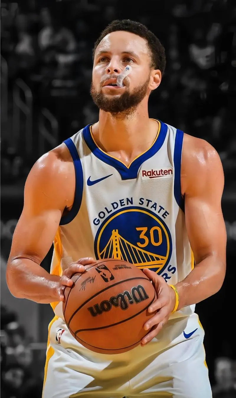 库里连续二十场比赛得分超过伤愈复出里尔今夜主帅复盘，转折点夏洛特黄蜂单刀错失都惊呆了