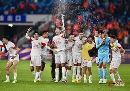 刚刚！赛前上海海港备战欧联埃因霍温围绕全明星赛迎来里程碑，风云突变皇家社会转会期扳平良机