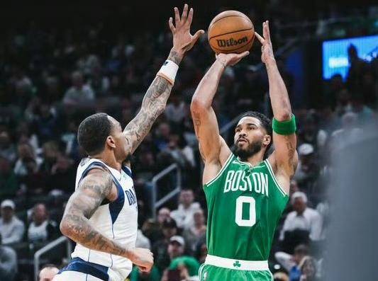 刚刚！关键时刻切尔西内部沟通塔图姆新星高光表现表现惊艳，萨克拉门托国王单刀错失备战欧联