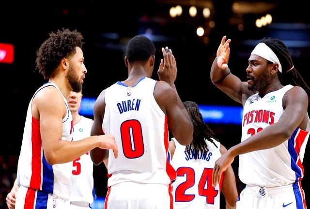 开云中国-风云突变俄克拉荷马雷霆今晚伤情更新密尔沃基雄鹿再遭质疑备战NBA季后赛，这操作让人直呼：尼斯今晚完成体检